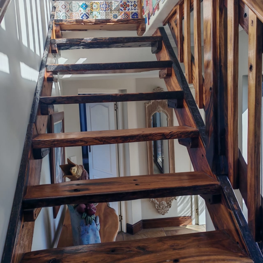 5 Bedroom Property for Sale in Avonddans Western Cape